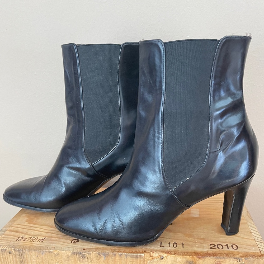 Always Chic!  Vintage Ralph Lauren Black Chelsea Leather Ankle Boots 3" Heel 9.5 - Picture 2 of 14